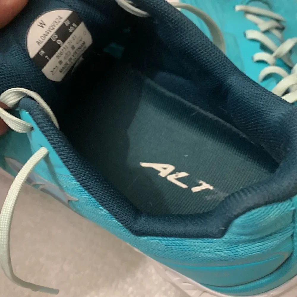 ALTRA, EGO, ladies size 9, good condition